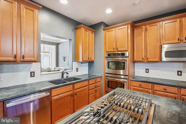 16368 GANGPLANK LN, Woodbridge, VA 22191