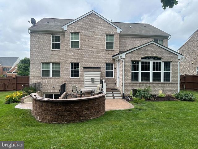 8057 TYSONS OAKS CT, Gainesville, VA 20155