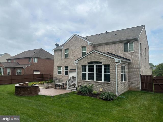 8057 TYSONS OAKS CT, Gainesville, VA 20155