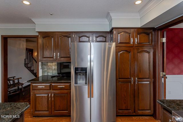 60 Back Bay Road, Bowling Green, OH 43402