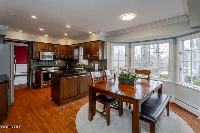 60 Back Bay Road, Bowling Green, OH 43402