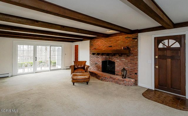 60 Back Bay Road, Bowling Green, OH 43402