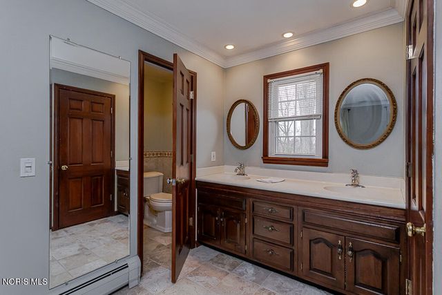 60 Back Bay Road, Bowling Green, OH 43402