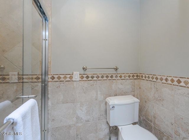 60 Back Bay Road, Bowling Green, OH 43402