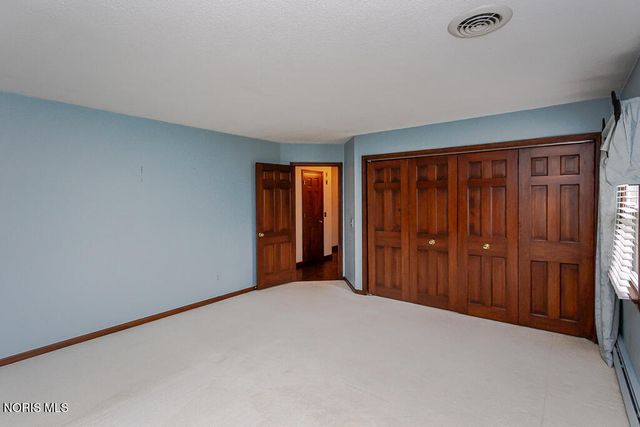 60 Back Bay Road, Bowling Green, OH 43402