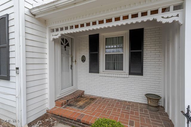 60 Back Bay Road, Bowling Green, OH 43402