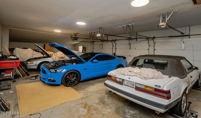 60 Back Bay Road, Bowling Green, OH 43402