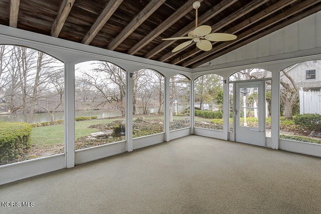 60 Back Bay Road, Bowling Green, OH 43402