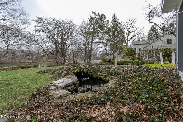 60 Back Bay Road, Bowling Green, OH 43402