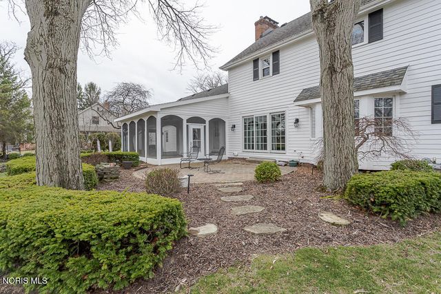 60 Back Bay Road, Bowling Green, OH 43402