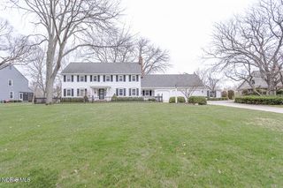 60 Back Bay Road, Bowling Green, OH 43402