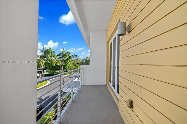 9830 NW 74th Terrace, Doral, FL 33178