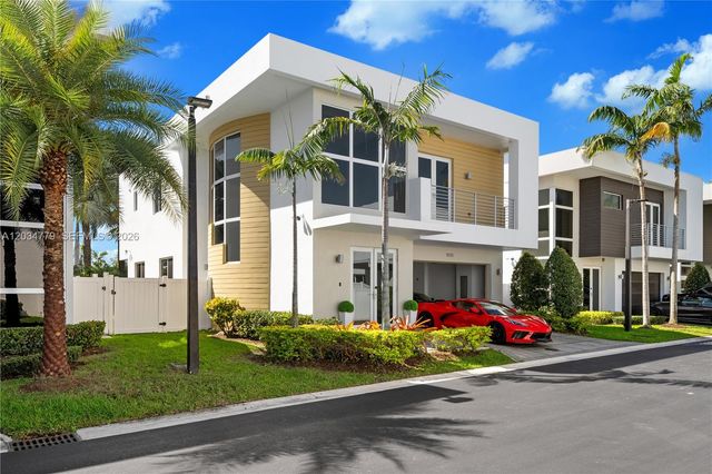 9830 NW 74th Terrace, Doral, FL 33178