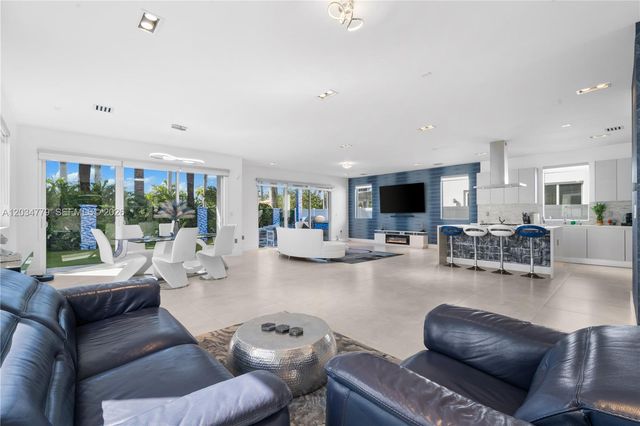 9830 NW 74th Terrace, Doral, FL 33178