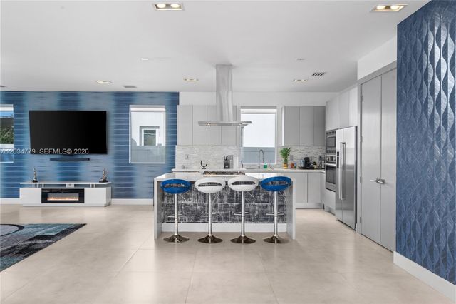 9830 NW 74th Terrace, Doral, FL 33178