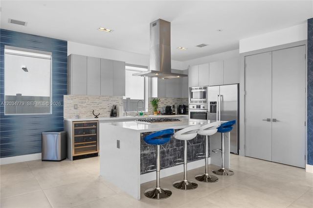 9830 NW 74th Terrace, Doral, FL 33178