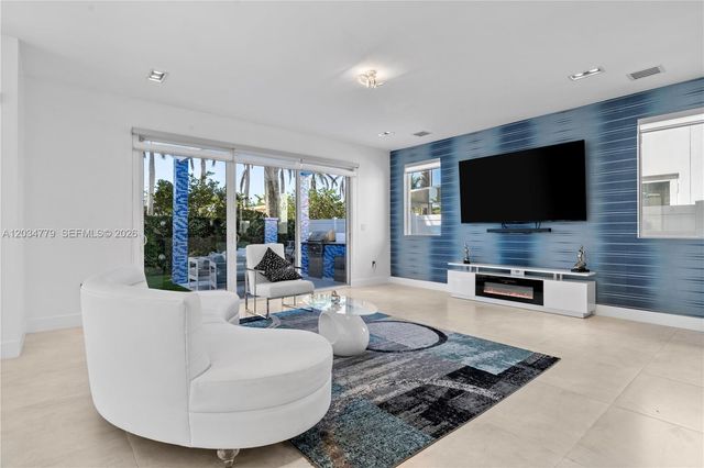 9830 NW 74th Terrace, Doral, FL 33178