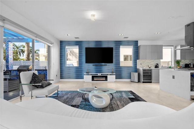 9830 NW 74th Terrace, Doral, FL 33178