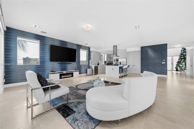 9830 NW 74th Terrace, Doral, FL 33178