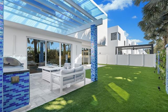 9830 NW 74th Terrace, Doral, FL 33178