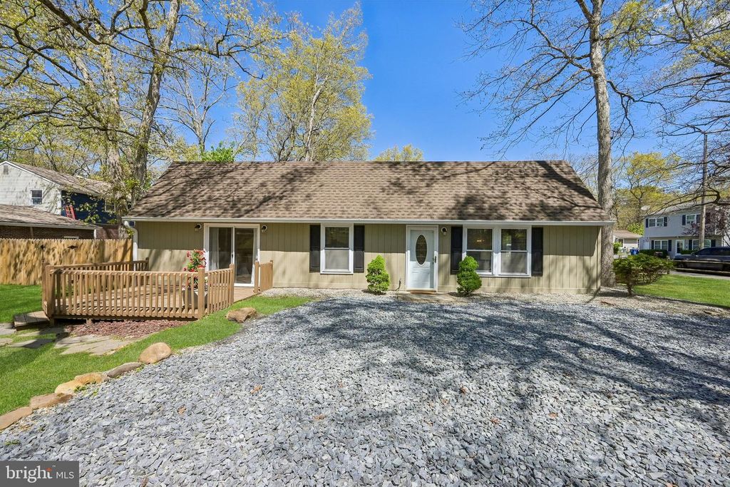 15 ALYSSUM ST, Browns Mills, NJ 08015
