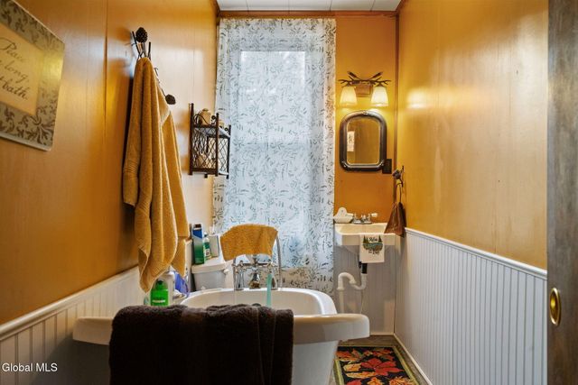 315 Lake Avenue, Lake Luzerne, NY 12846