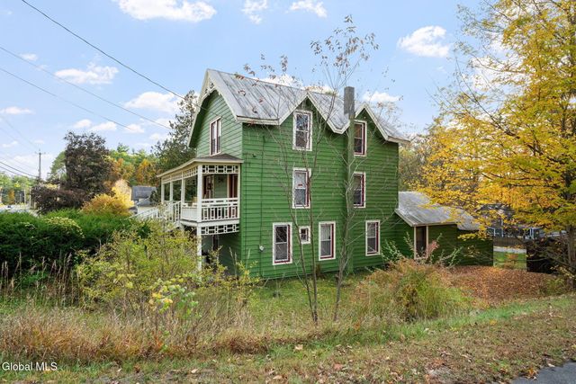 315 Lake Avenue, Lake Luzerne, NY 12846