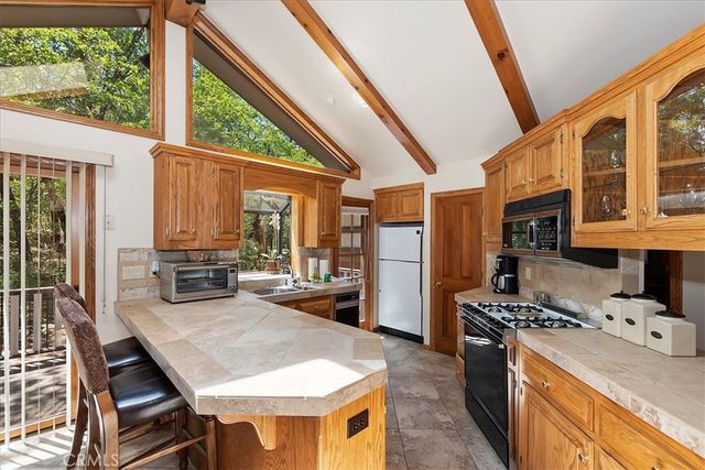 848 Jeffries, Big Bear Lake, CA 92315