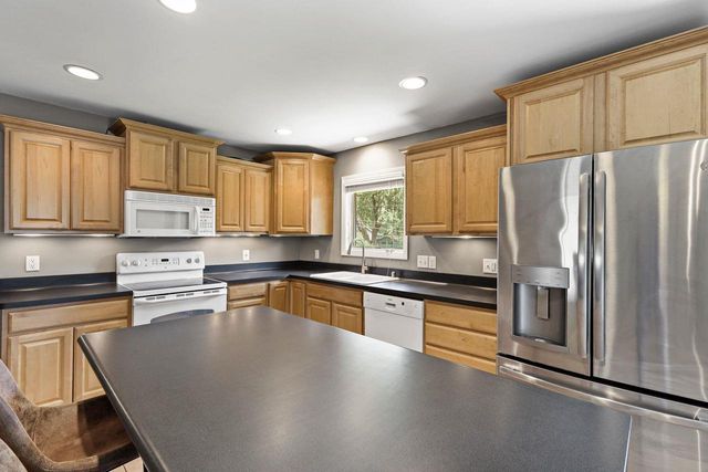1418 Arrowood Drive, Madison, WI 53704