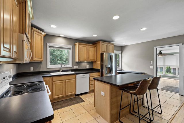 1418 Arrowood Drive, Madison, WI 53704
