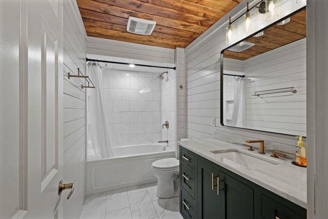 1418 Arrowood Drive, Madison, WI 53704