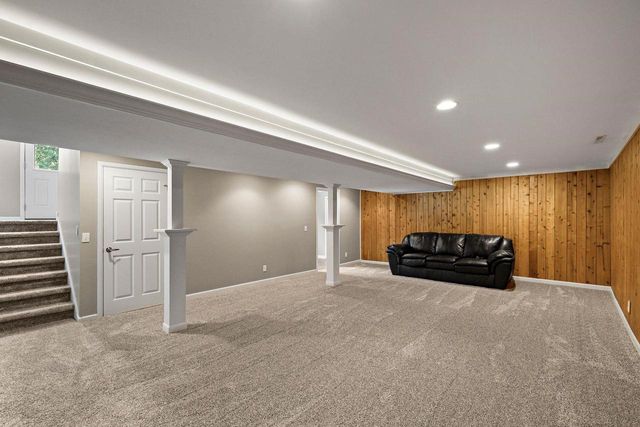 1418 Arrowood Drive, Madison, WI 53704