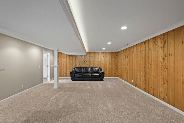 1418 Arrowood Drive, Madison, WI 53704