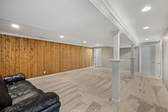 1418 Arrowood Drive, Madison, WI 53704