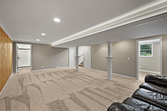 1418 Arrowood Drive, Madison, WI 53704