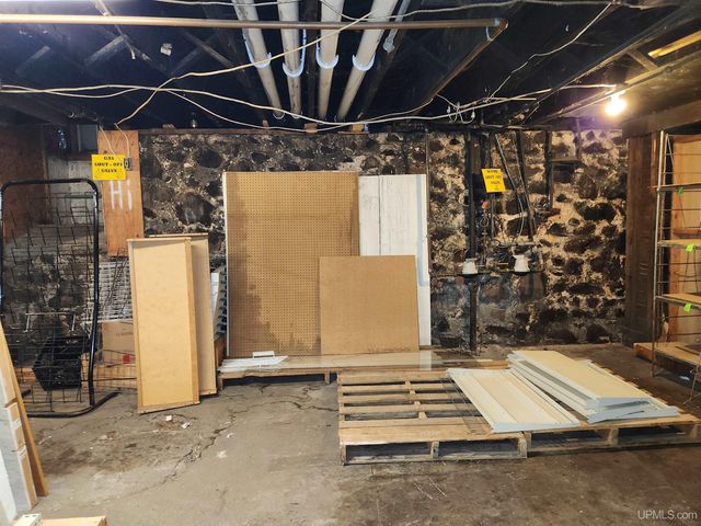 1035 Ethel Avenue, Hancock, MI 49930