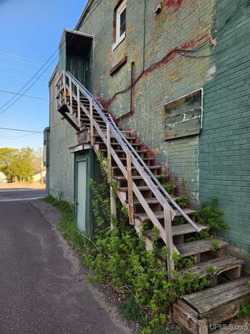 1035 Ethel Avenue, Hancock, MI 49930