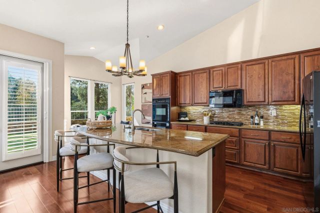 2397 Old Ranch, Escondido, CA 92027