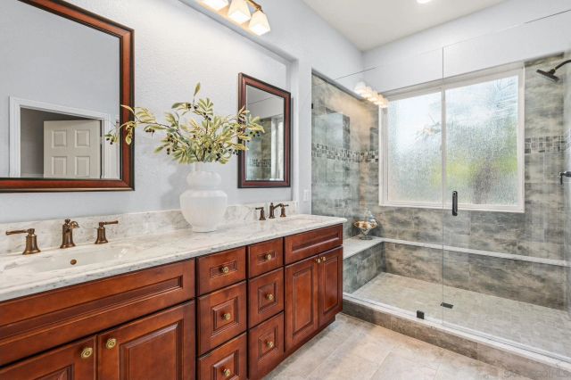 2397 Old Ranch, Escondido, CA 92027