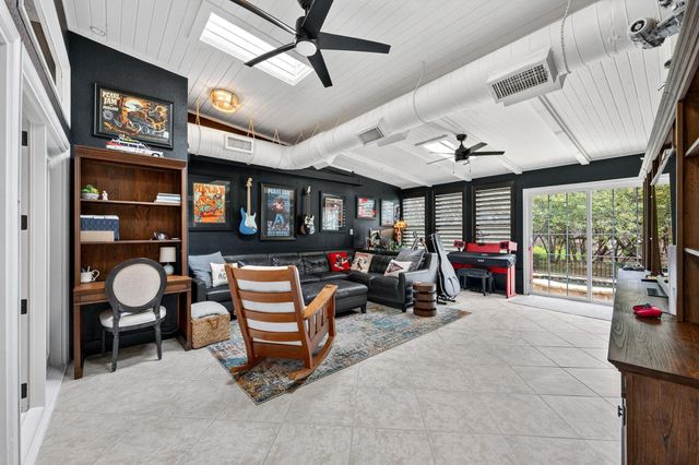 5 Leafdale PT, The Hills, TX 78738