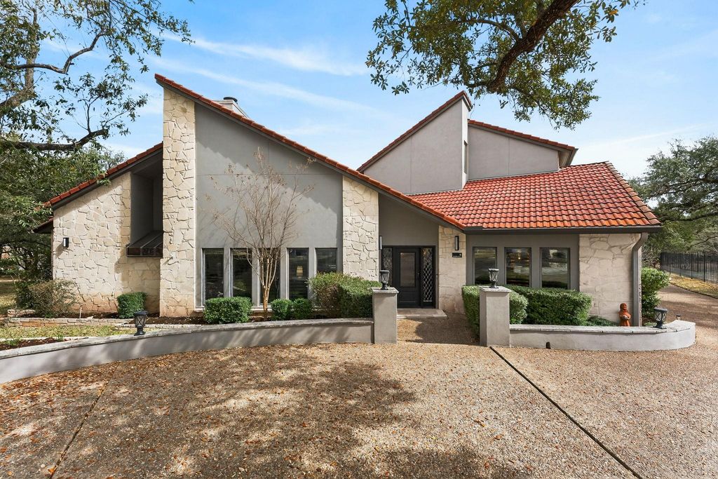 5 Leafdale PT, The Hills, TX 78738