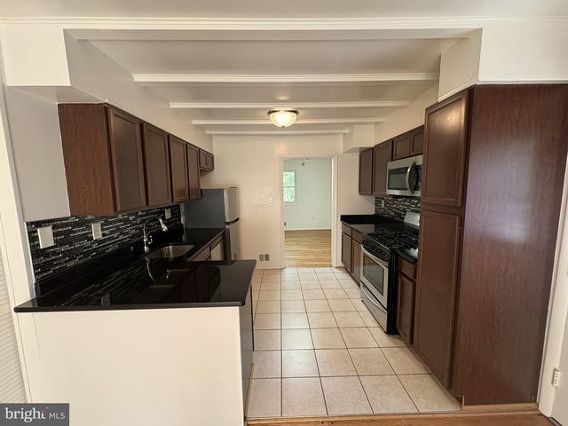 12823 CAMELLIA DR, Silver Spring, MD 20906