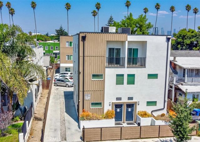 715 W 47th Street, Los Angeles, CA 90037