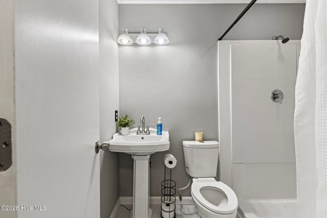 1033 Decatur Road, Jacksonville, NC 28540