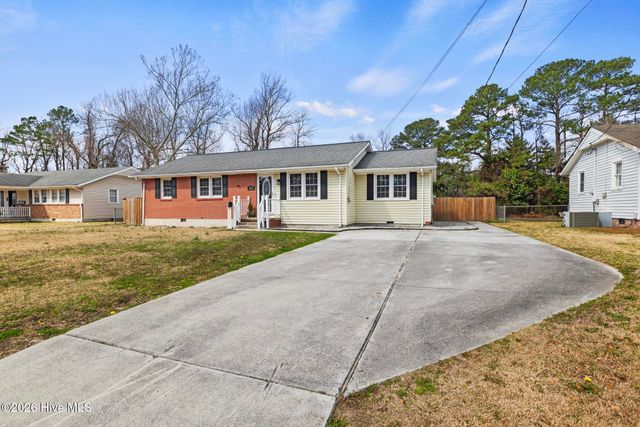 1033 Decatur Road, Jacksonville, NC 28540