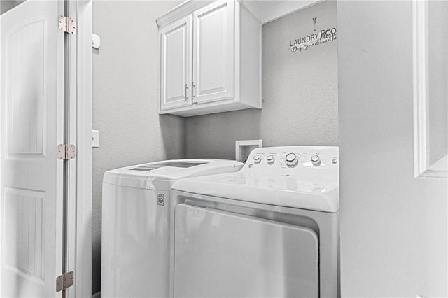 809 Colonial Drive, Pleasant Hill, MO 64080