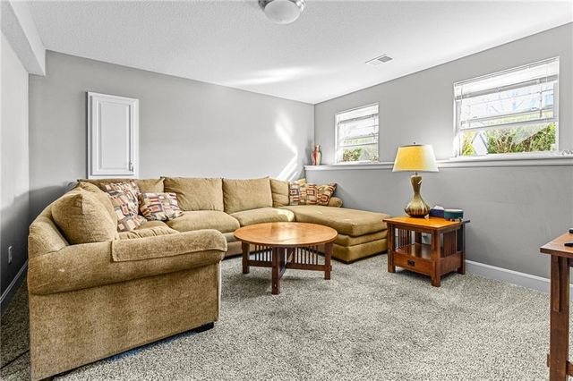 809 Colonial Drive, Pleasant Hill, MO 64080