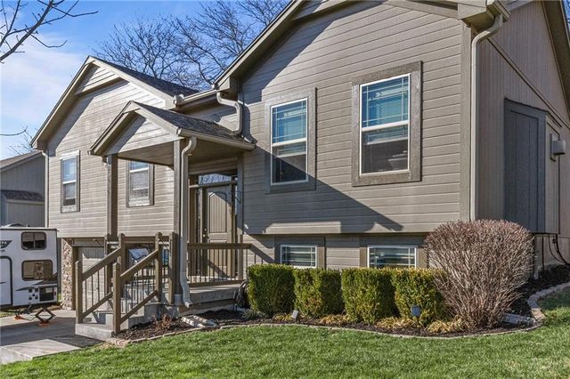 809 Colonial Drive, Pleasant Hill, MO 64080