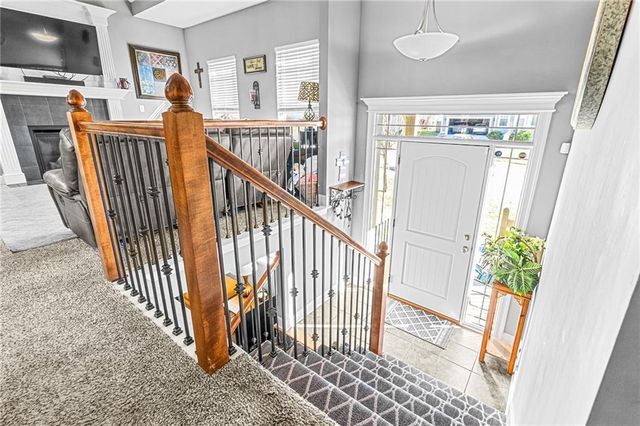 809 Colonial Drive, Pleasant Hill, MO 64080