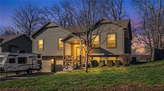 809 Colonial Drive, Pleasant Hill, MO 64080